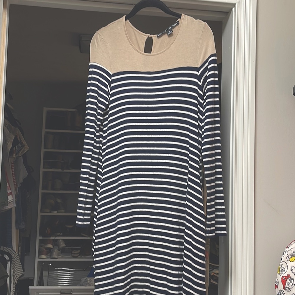 Size small long sleeve mid length dress